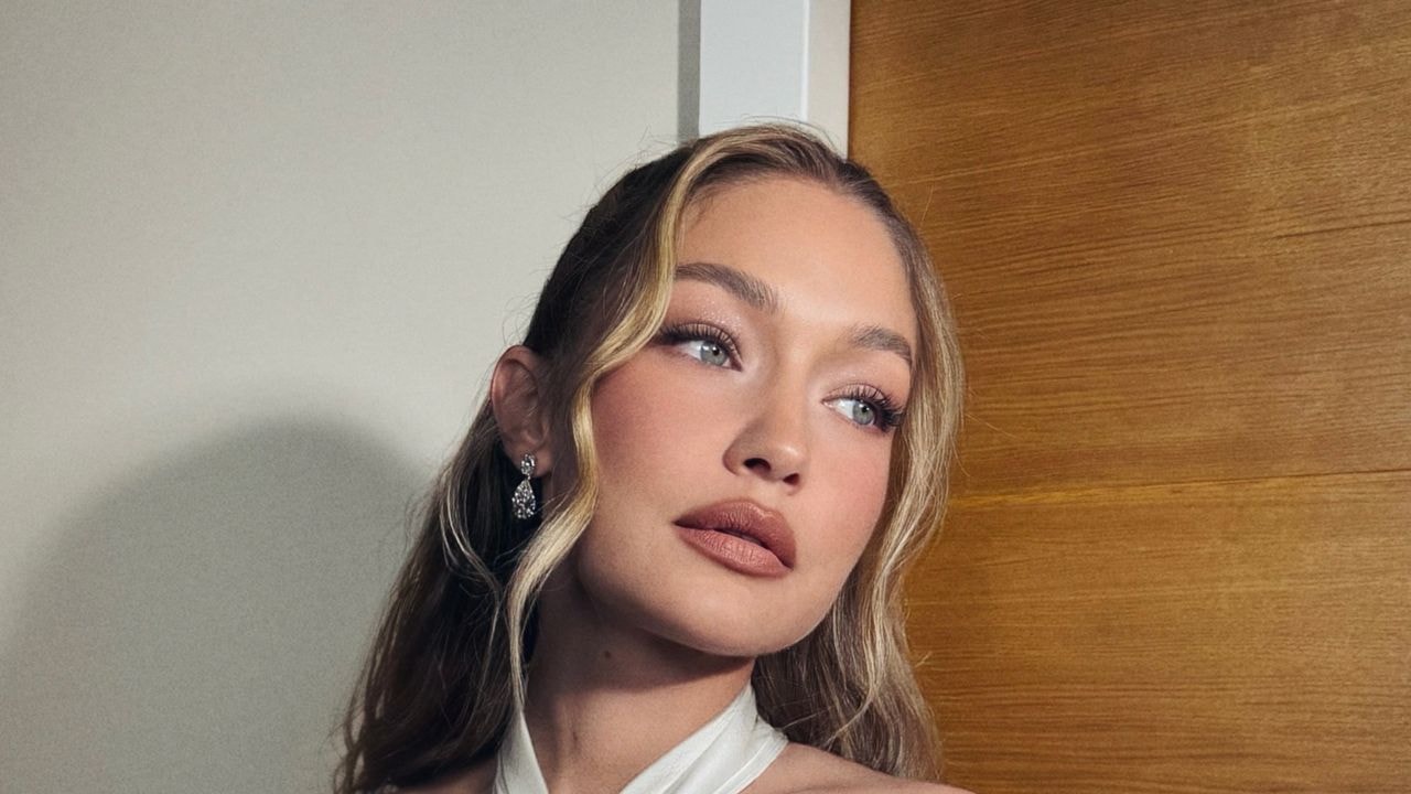 Blurred Lips Are Trending, but Gigi Hadid Proves the Power of This Vintage Lip